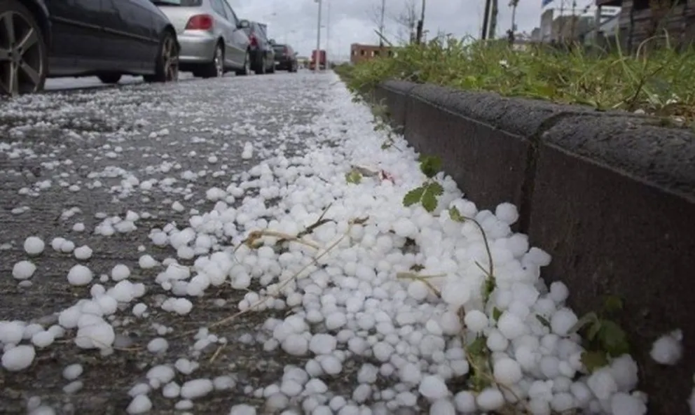 Granizo en el centro de Salta