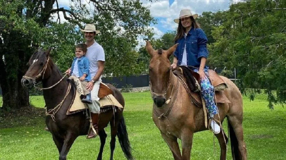 "Mi plan preferido": el tierno posteo de Isabel Macedo junto a Urtubey y su pequeña hija