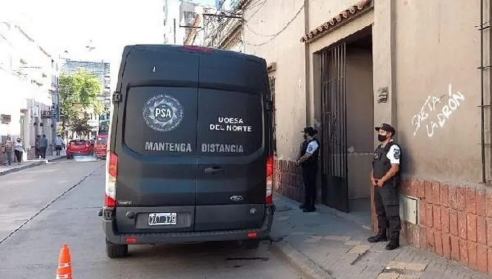 |URGENTE| Tensión en pleno centro salteño: la PSA allana domicilios particulares por una causa de facturas truchas