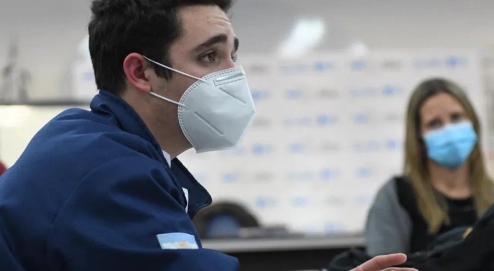 Denuncian a un médico trucho designado por el COE