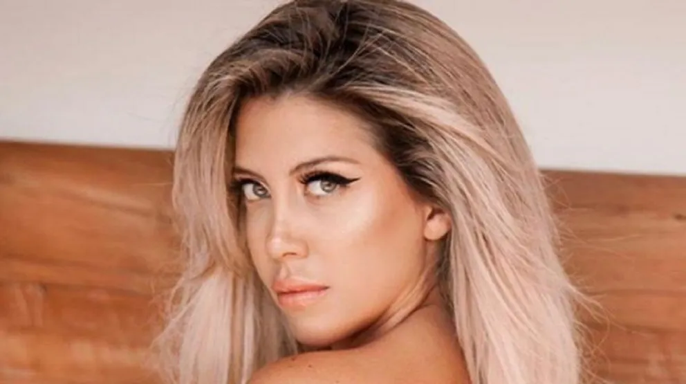 Wanda Nara presumió su colección de bolsos y zapatos carísimos con su hija como modelo
