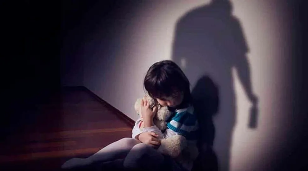 Un hombre abusó durante 5 años de su hija y amenazó de hacerle lo mismo a sus hermanas