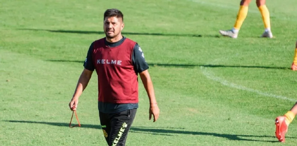 De "Cachorro" a "violín": DT renunció y saltaron escandalosas denuncias de sus jugadores