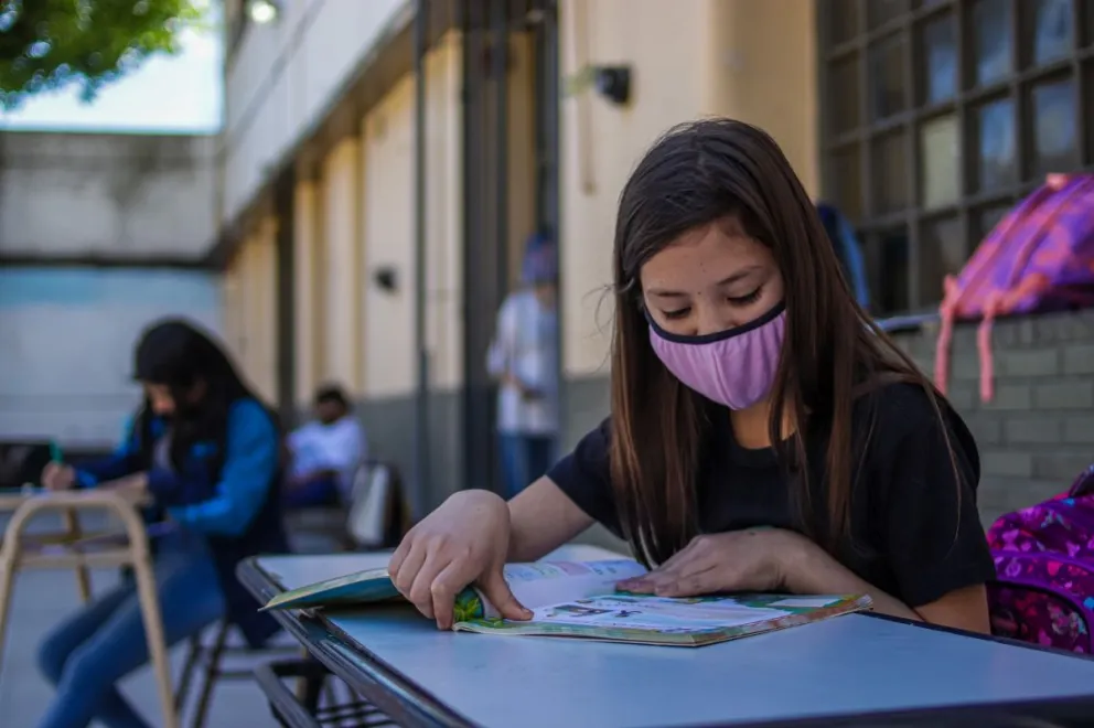 Más de 400 mil alumnos, una Nueva normalidad y el personal con COVID-19: el resumen de la 1º semana de clases