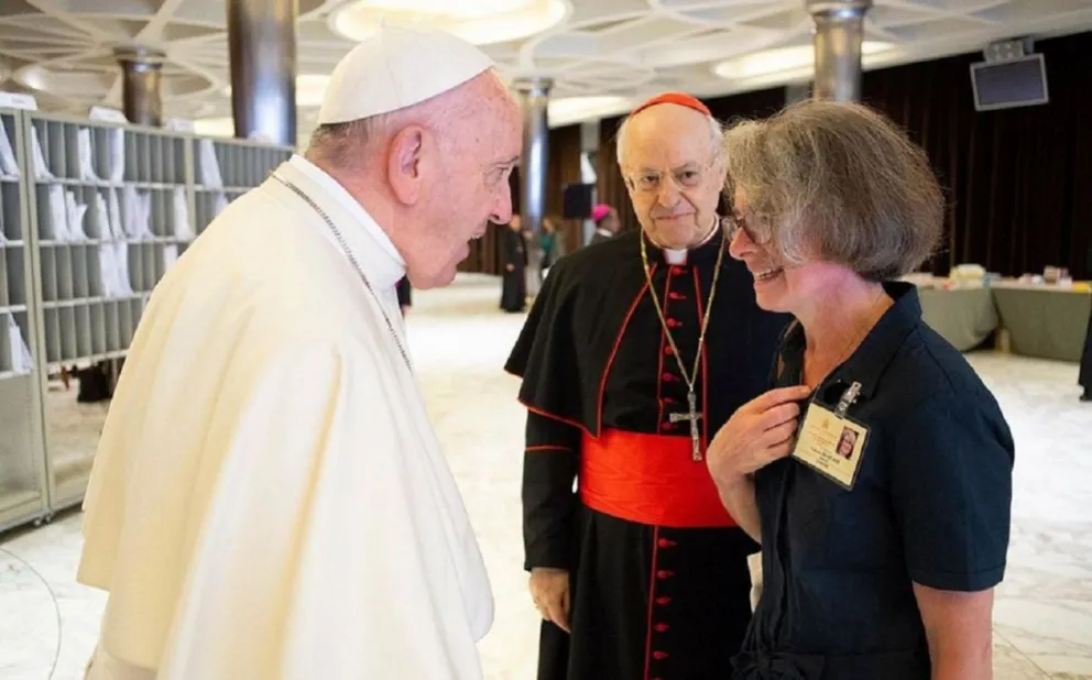 El papa Francisco trató de "egoístas" a los que prefieren criar gatos y perros antes que hijos