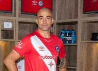 El futbolista Santiago Silva fue suspendido por dopaje y recibió miles de muestras de apoyo