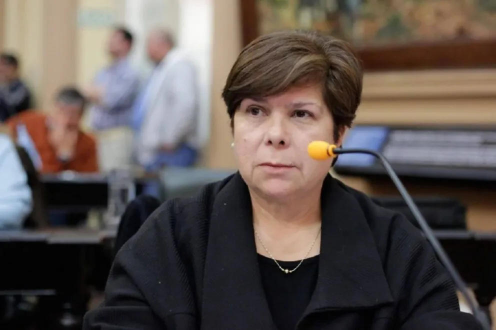 Y Paredes seguía y seguía: justificó sus audios insultando a Esteban 