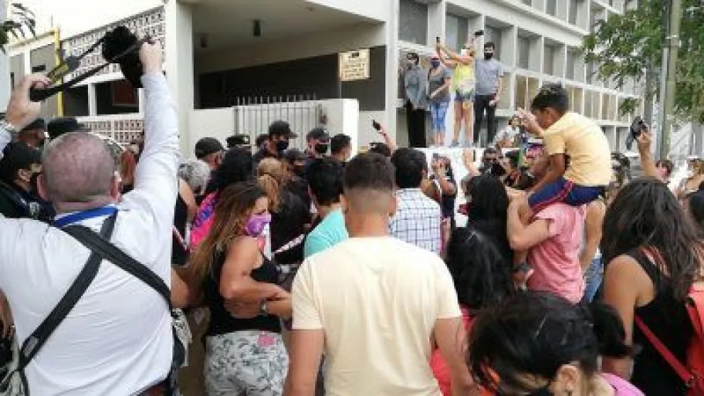 Docentes escracharon a Trotta en Chubut