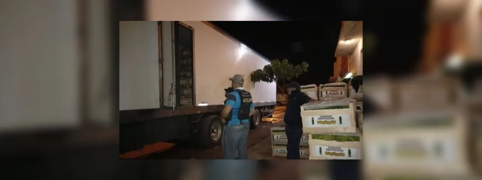 Un enorme camión que circulaba por el norte salteño era custodiado por autos: los detuvieron y hallaron más de 100 kilos de coca