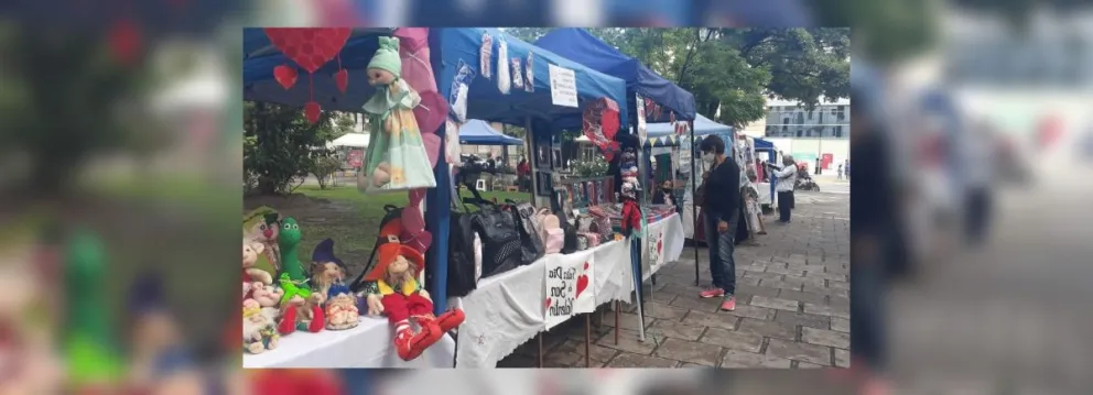 Regresó la Feria de los Artesanos a la Plaza Belgrano: días y horarios disponibles para ir a comprar