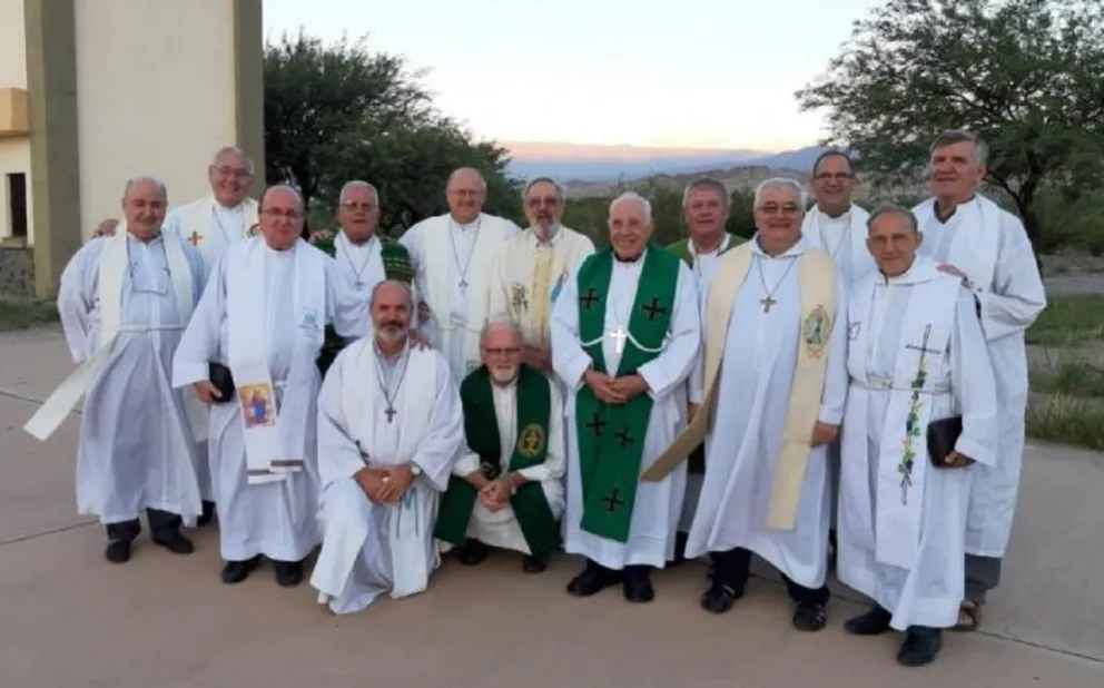 Monseñor Cargnello junto con obispos del NOA advirtieron sobre el "debilitamiento de la democracia"