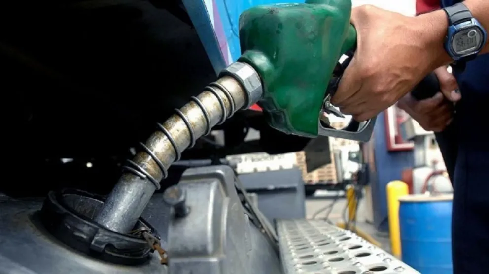 La pesadilla está cerca de hacerse realidad: ¿desde cuándo la nafta pasará a costar $100?