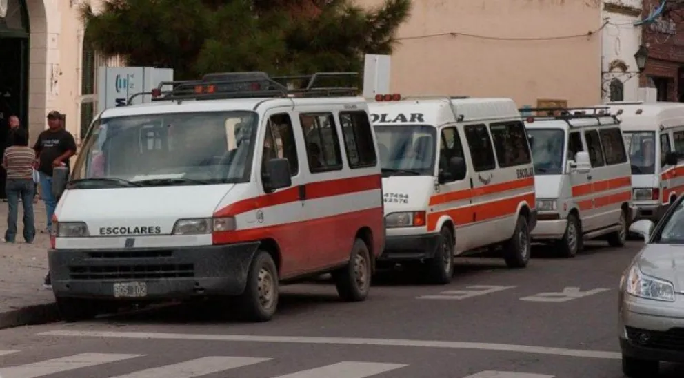 Transportes escolares. Fuente: (Twitter)