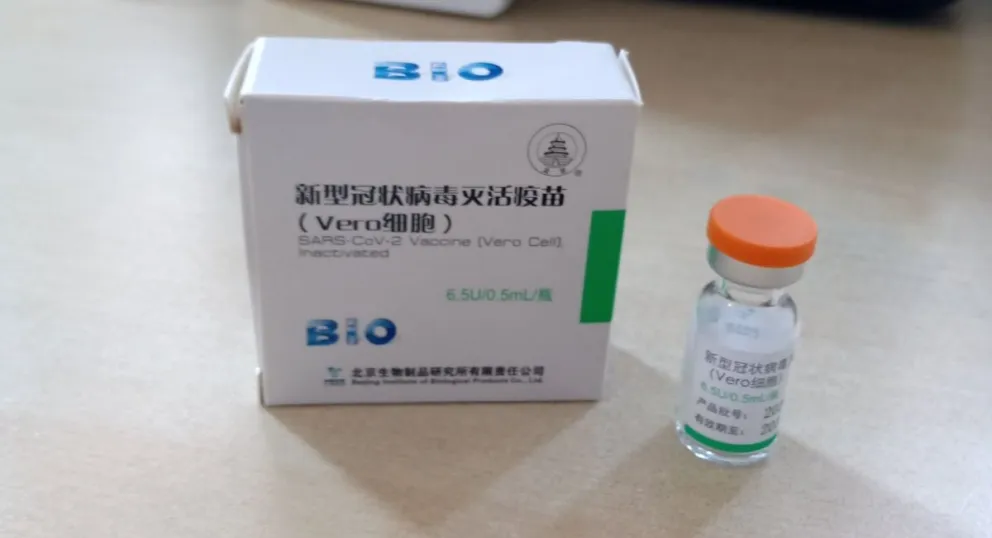 Tras el escándalo de la vacunación VIP, la Anmat autorizó "con carácter de emergencia" la vacuna china contra el COVID-19