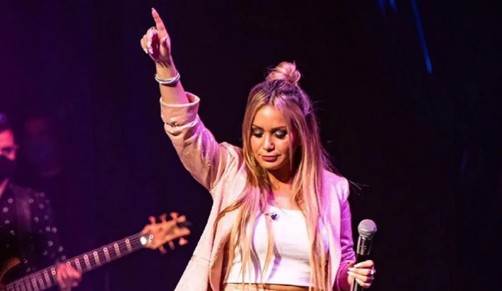 Karina, la Princesita regresó a los recitales con un error que los fans le perdonaron