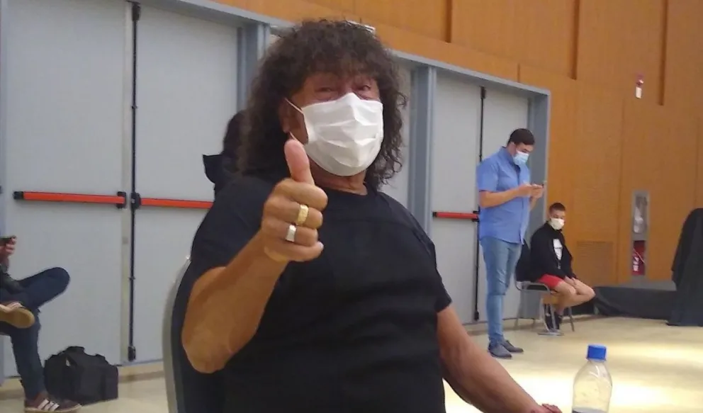 La Mona Jiménez se vacunó contra el Covid: “Vengo como un ciudadano más. No soy VIP”