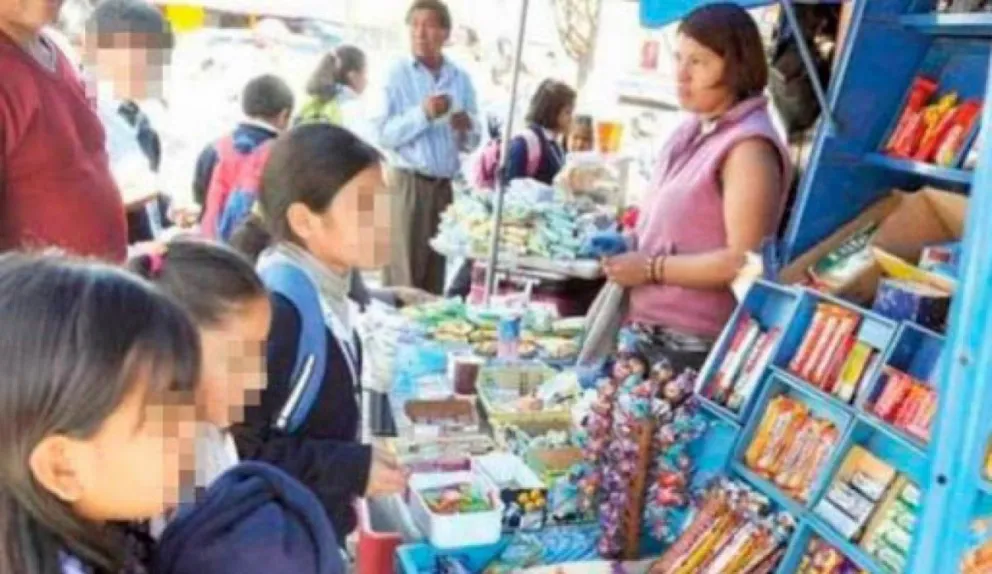 Manipulación de alimentos. Fuente: (Twitter)