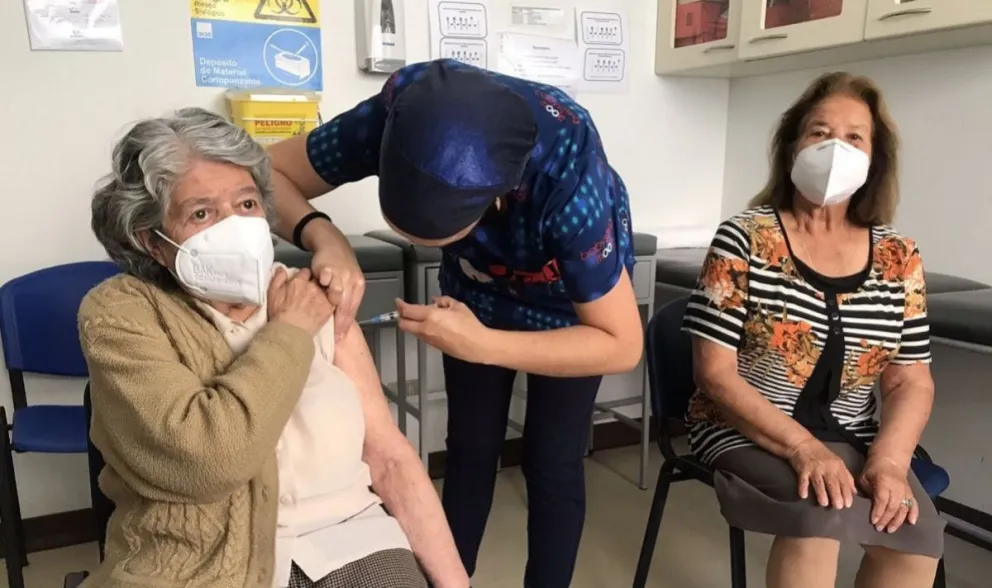 Lo que puedes y no puedes hacer si recibiste la vacuna contra el COVID-19