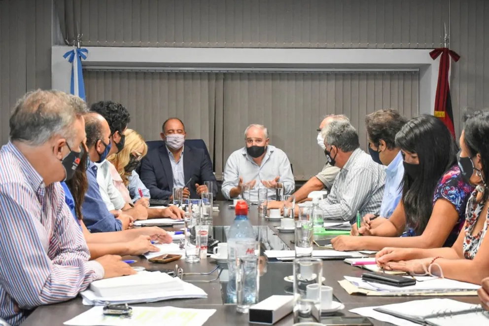 Vuelta a clases: hubo acuerdo entre el Gobierno y los gremios docentes para cerrar el 2020