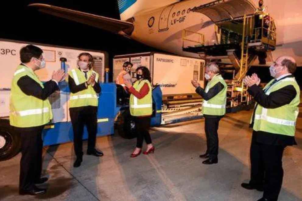 Llegó al país el vuelo de Aerolíneas Argentinas con las vacunas de Sinopharm