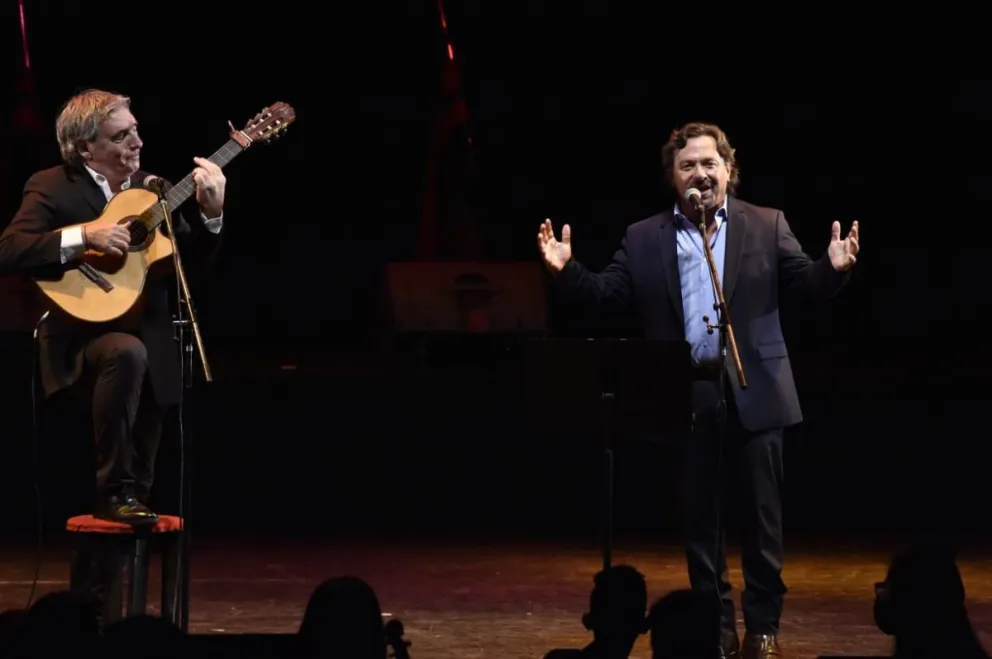 Gustavo Sáenz participó del homenaje a Juan Carlos Saravia