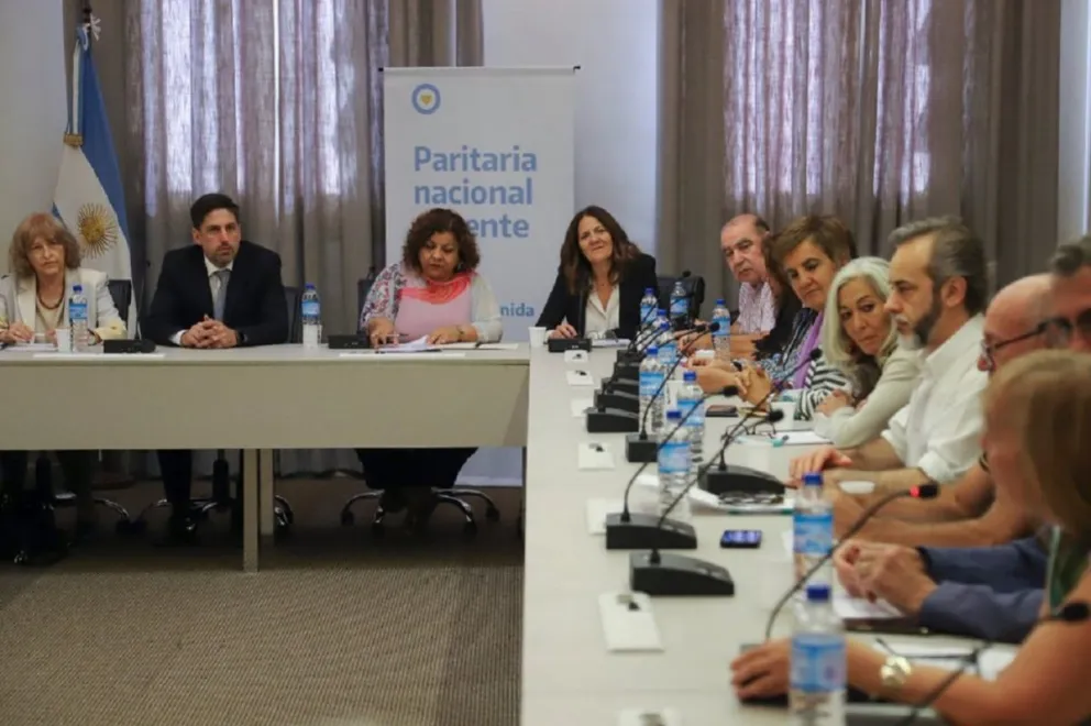Docentes acordaron un aumento salarial del 32% a días de la vuelta a clases