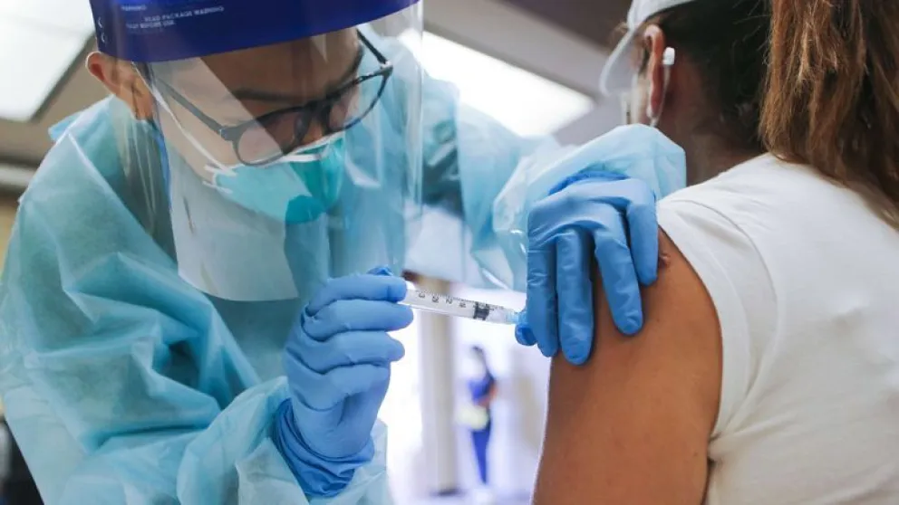 “La pandemia terminará pero el virus permanecerá”, asegura una viróloga alemana 