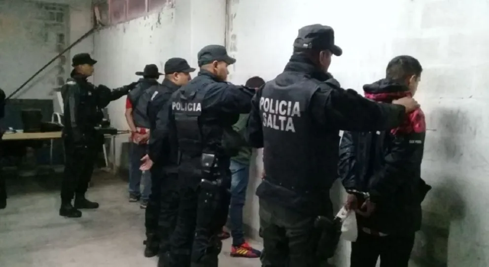 Robo, allanamientos y detenciones en General Güemes