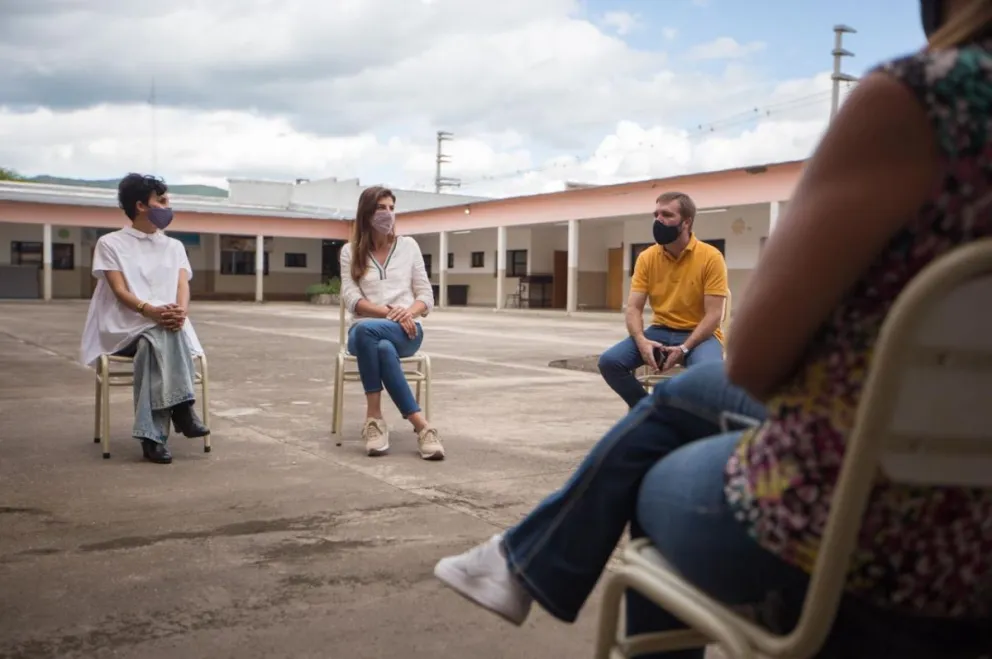 Bettina Romero visitó la Escuela de Artes y Oficios