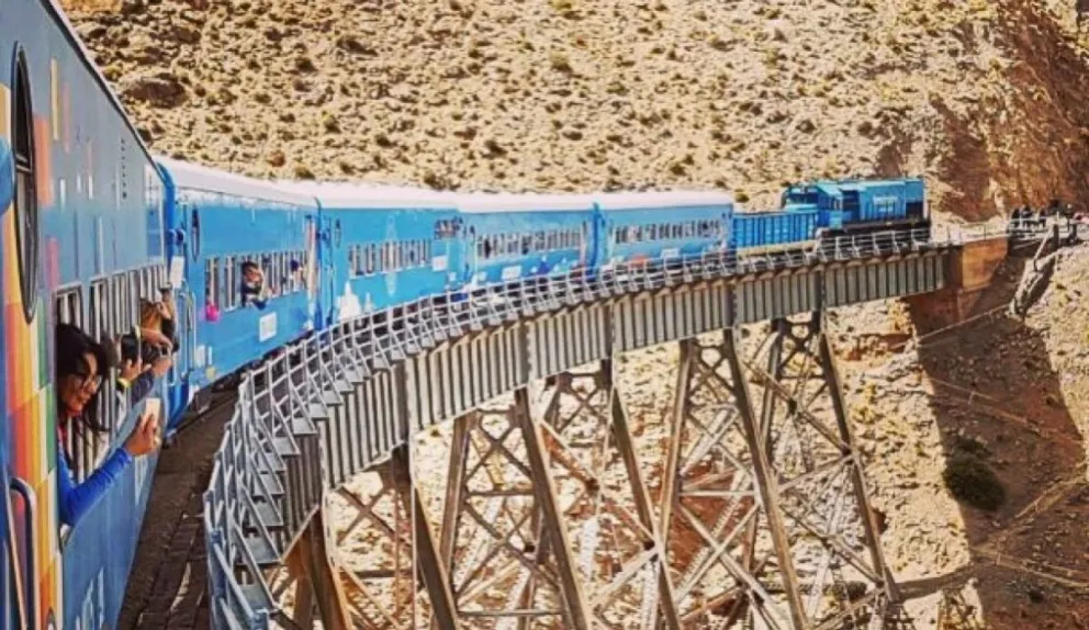 Tren a las nubes. Fuente: (Twitter)