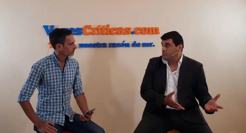 Gustavo Orozco en Voces Críticas TV: "Solís hizo lo que hacen los delincuentes, excusarse como víctima de espionaje"