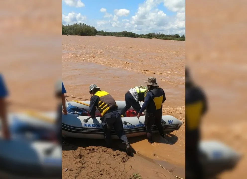 Serían 25 las personas que viajaban en el gomón que naufragó en el Río Bermejo