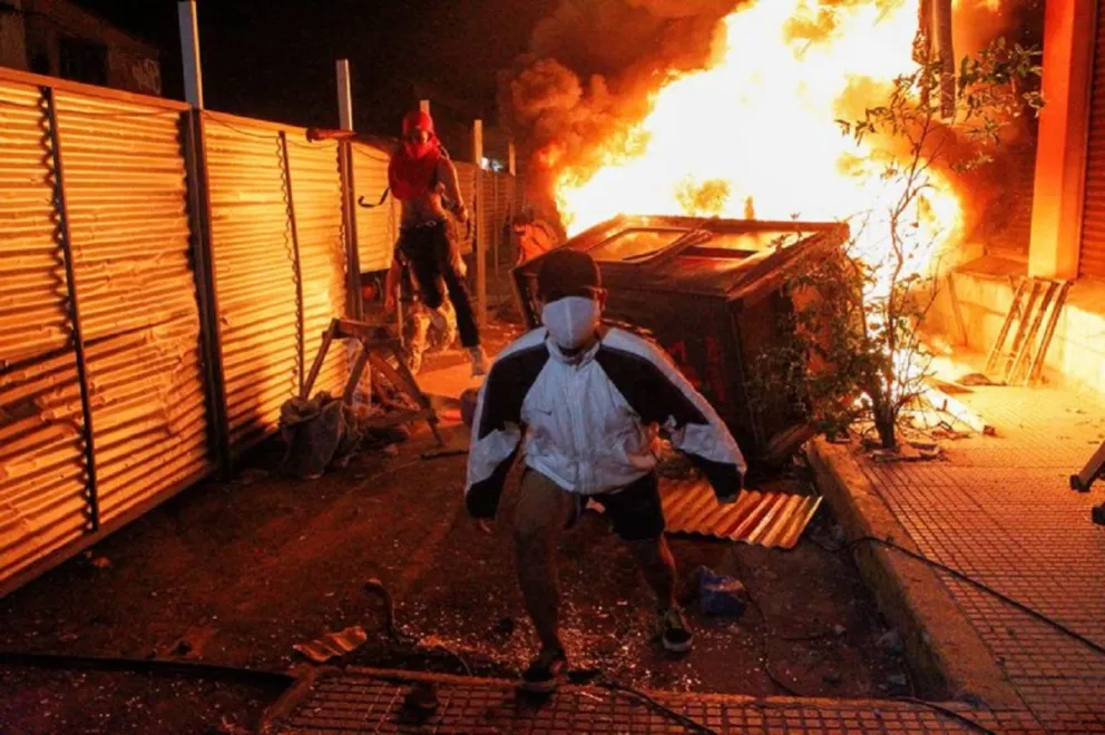 Paraguay en llamas: disturbios y manifestaciones masivas contra el presidente Abdo Benítez