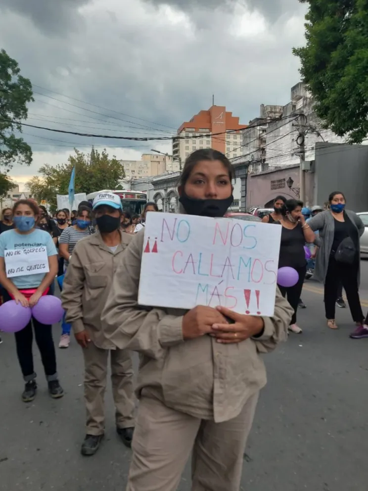 Salta también marcha por el Día Internacional de la Mujer