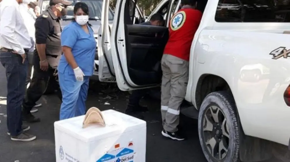 El ministro de Salud de Corrientes chocó su vehículo y tenía vacunas contra el Covid-19 en el baúl 
