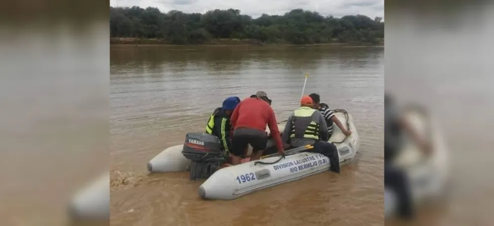Hecha la ley, hecha la trampa: hallan otro cuerpo en el Río Bermejo, pero los cruces clandestinos no cesan