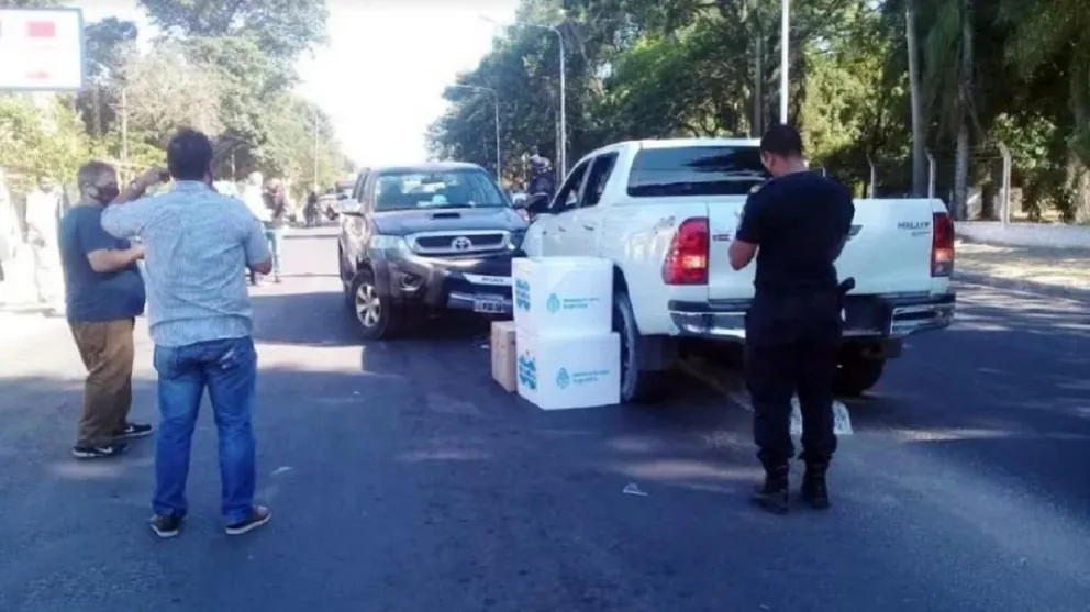 Ni Ginés se animó a tanto: cayó la coartada del ministro de salud de Corrientes que llevaba vacunas en su vehículo