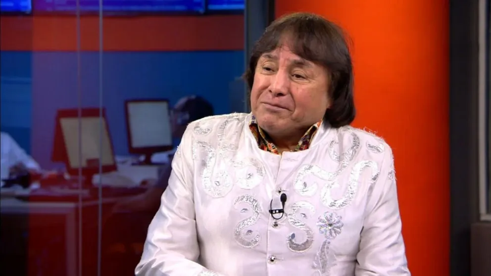 ¿Se saltó la fila? Durísimas acusaciones contra Ricky Maravilla por la vacuna contra el COVID-19