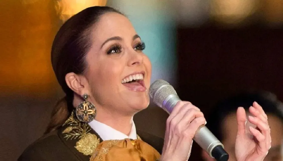 Lucero cautivó a todos