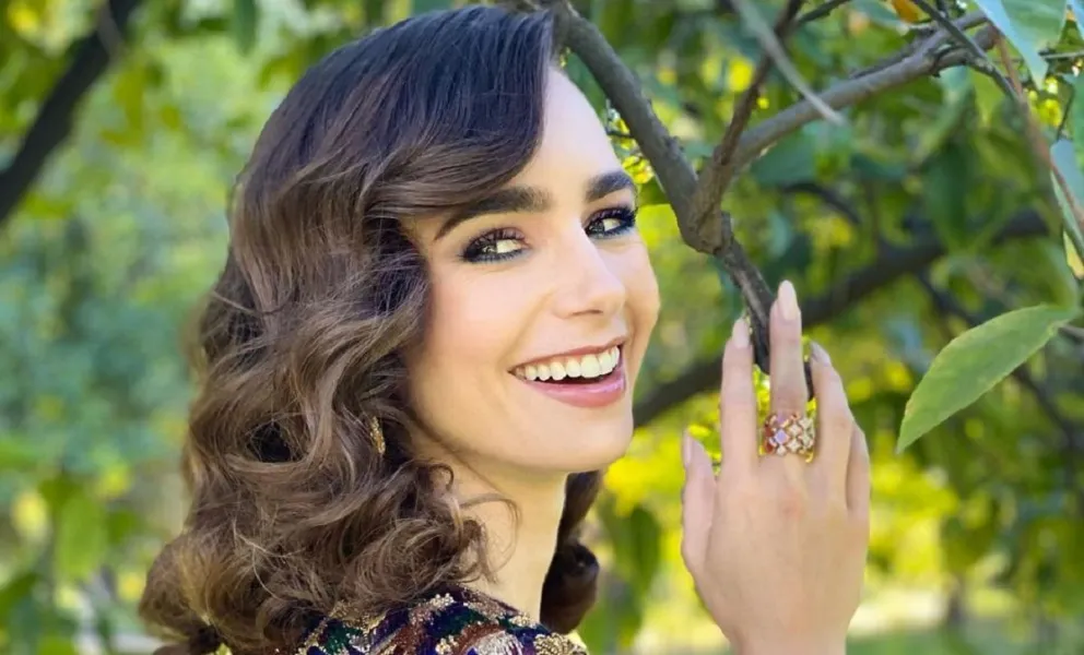 Lily Collins de cumpleaños