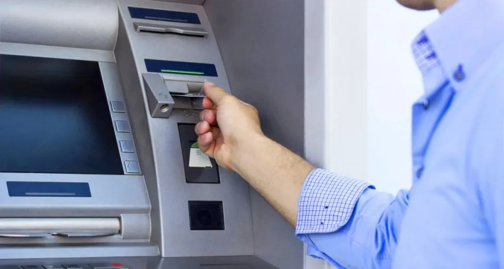 A estar atentos: el uso de cajeros automáticos dejará de ser gratuito para todos
