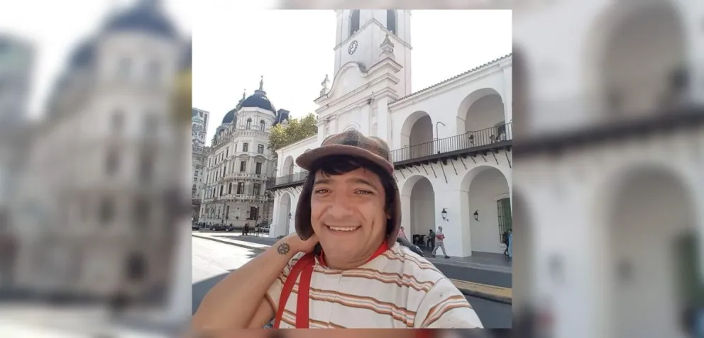 Quién es el hombre detrás del "Chavo del 8" salteño que genera consciencia en niños y adultos por igual