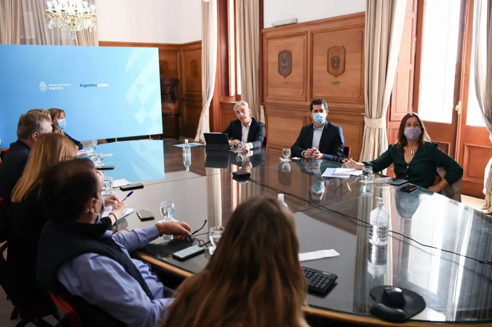 Sáenz solicitó que se contemple la vacunación del personal de frontera para garantizar los controles