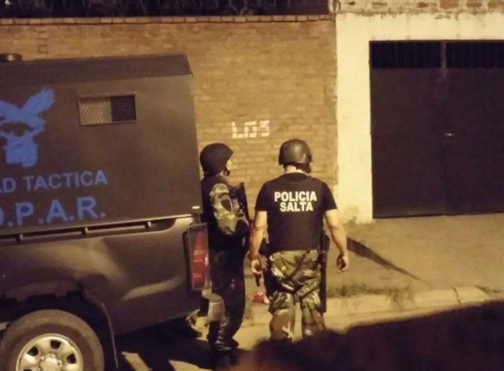 Policías salteños golpearon brutalmente a un joven y lo inculparon de un robo