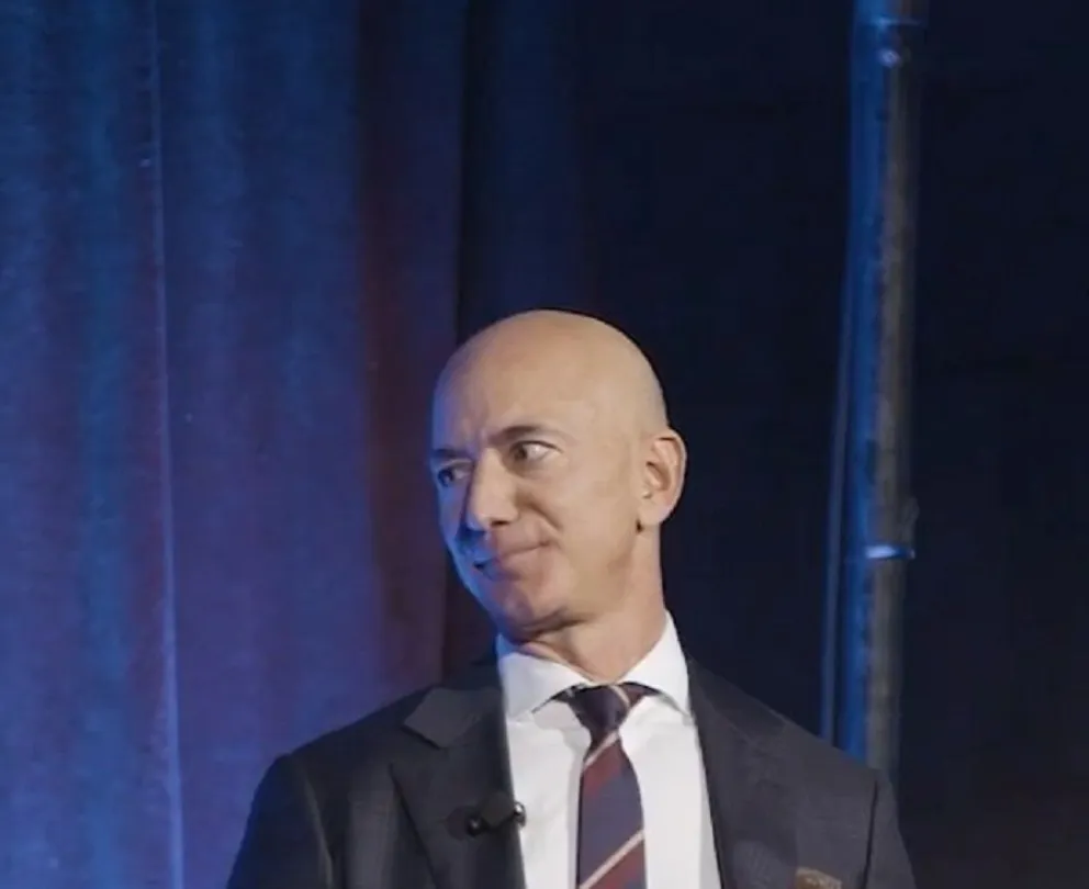 El CEO de Amazon reveló por qué es importante la buena escritura