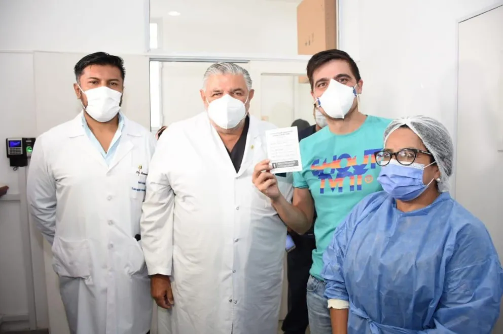 Más de 30 pacientes trasplantados ya fueron vacunados contra el COVID-19 en Salta