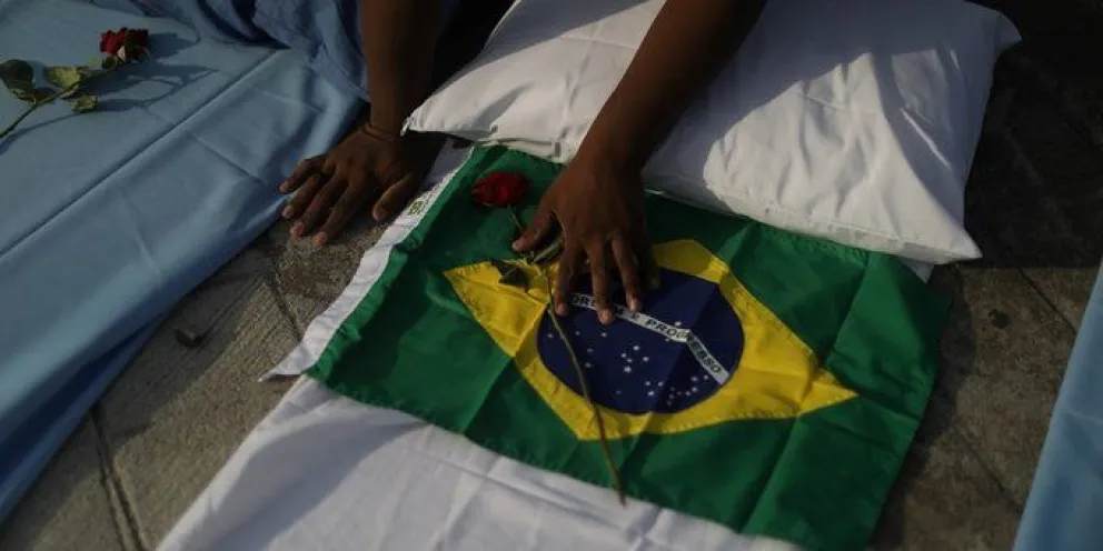 Récord de muertes por coronavirus en Brasil: 3.780 fallecidos en 24 horas