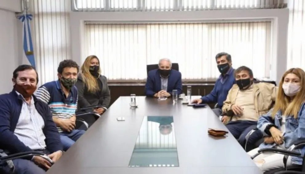 Reunión con el ministro de Educación. Fuente: (Twitter)