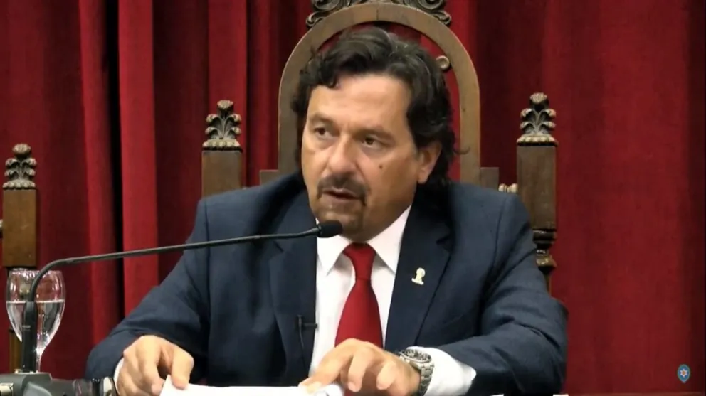 Gustavo Sáenz anunció que 1.600 trabajadores de la Salud pasarán a planta permanente
