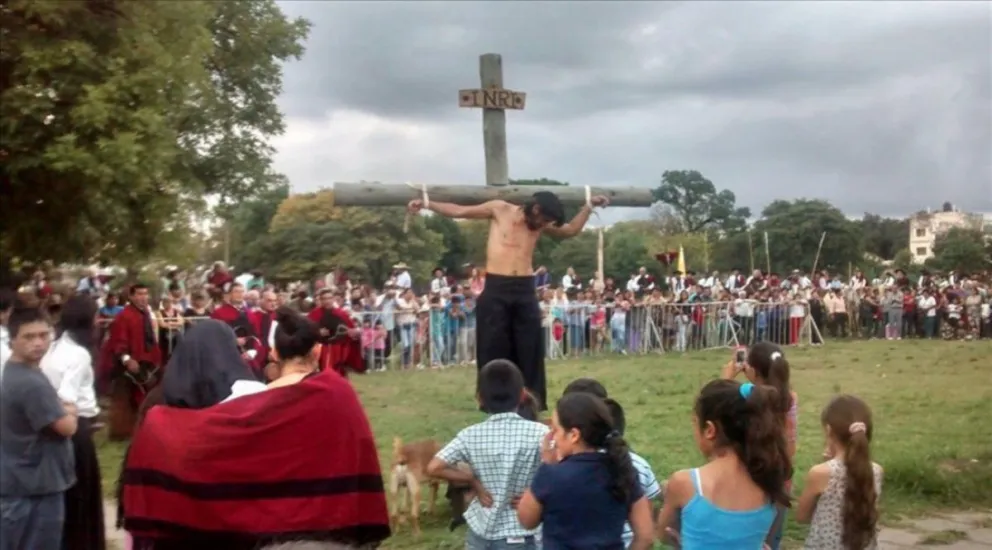 Vía Crucis gaucho. Fuente: (Twitter)